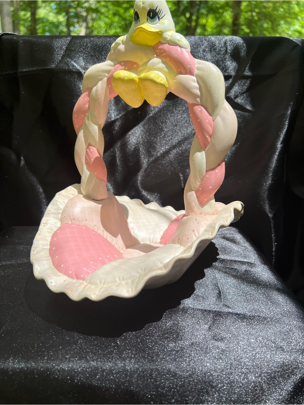 Easter decor 1985. Ceramic matte finish good condition